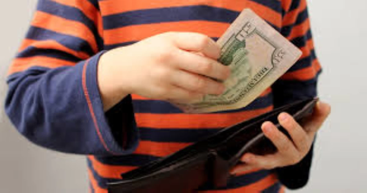 عالم الجريمة – يصور نفسه وهو يسرق