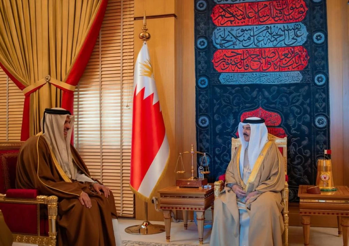 ملك البحرين يتسلم أوراق اعتماد سفير دولة قطر