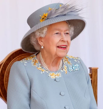 سيدتي – بروش… قطعة مجوهرات لها تاريخ