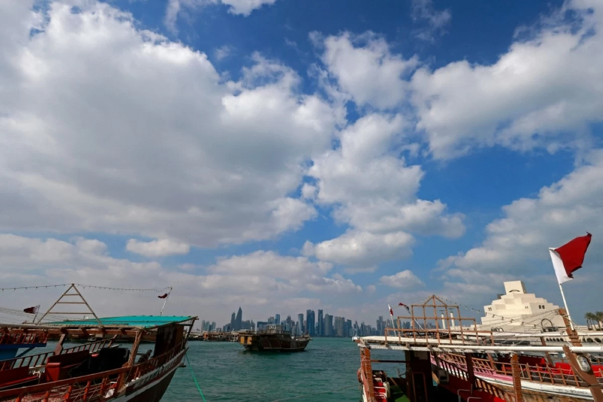 شاهد – ترسو القوارب الخشبية التقليدية على طول كورنيش الدوحة.