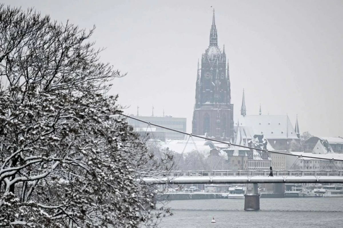 اخبار منوعه – الطقس الجليدي يعطل حركة النقل في ألمانيا