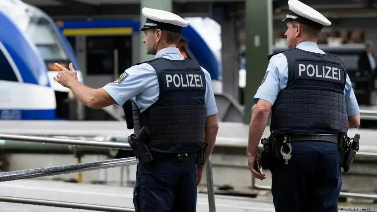 عالم الجريمة – إغلاق طريق سريع في ألمانيا للاشتباه بوجود متفجرات