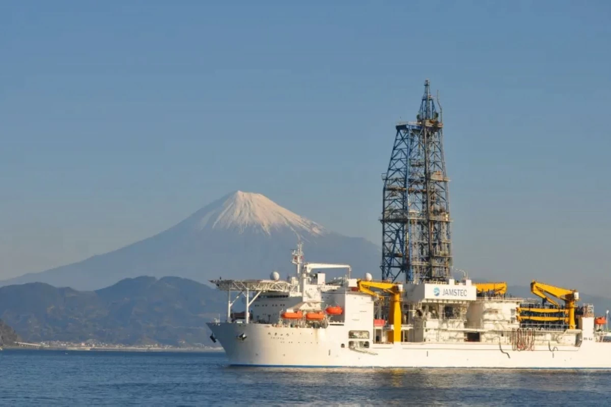 اخبار التكنولوجيا – اليابان تعلن نجاح مهمة سفينة الأبحاث اليابانية “تشيكيو”