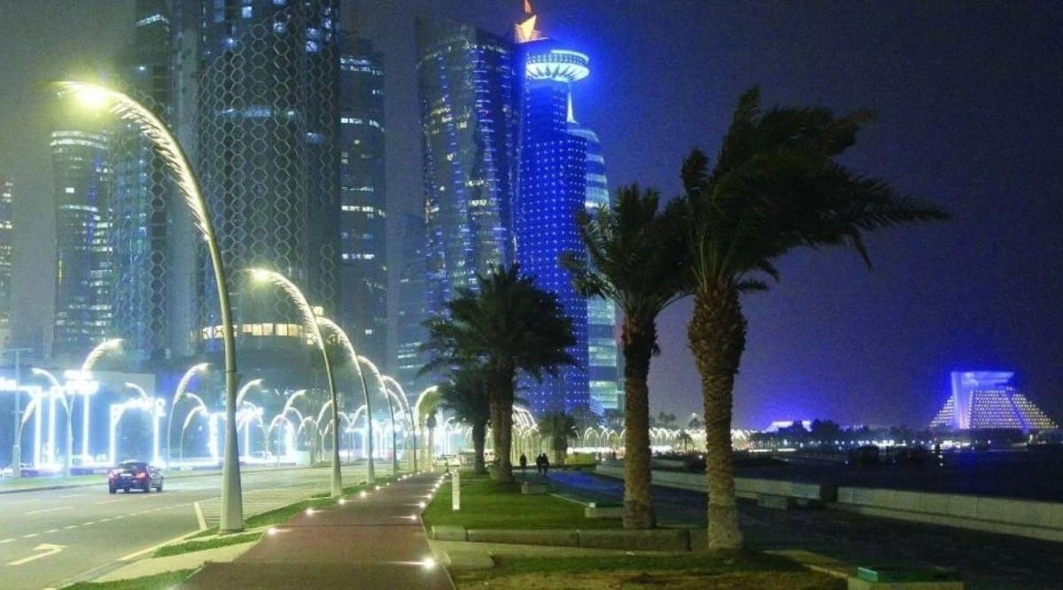 طقس بارد نسبياً على الساحل وسحب متفرقة على البحر هذه الليلة