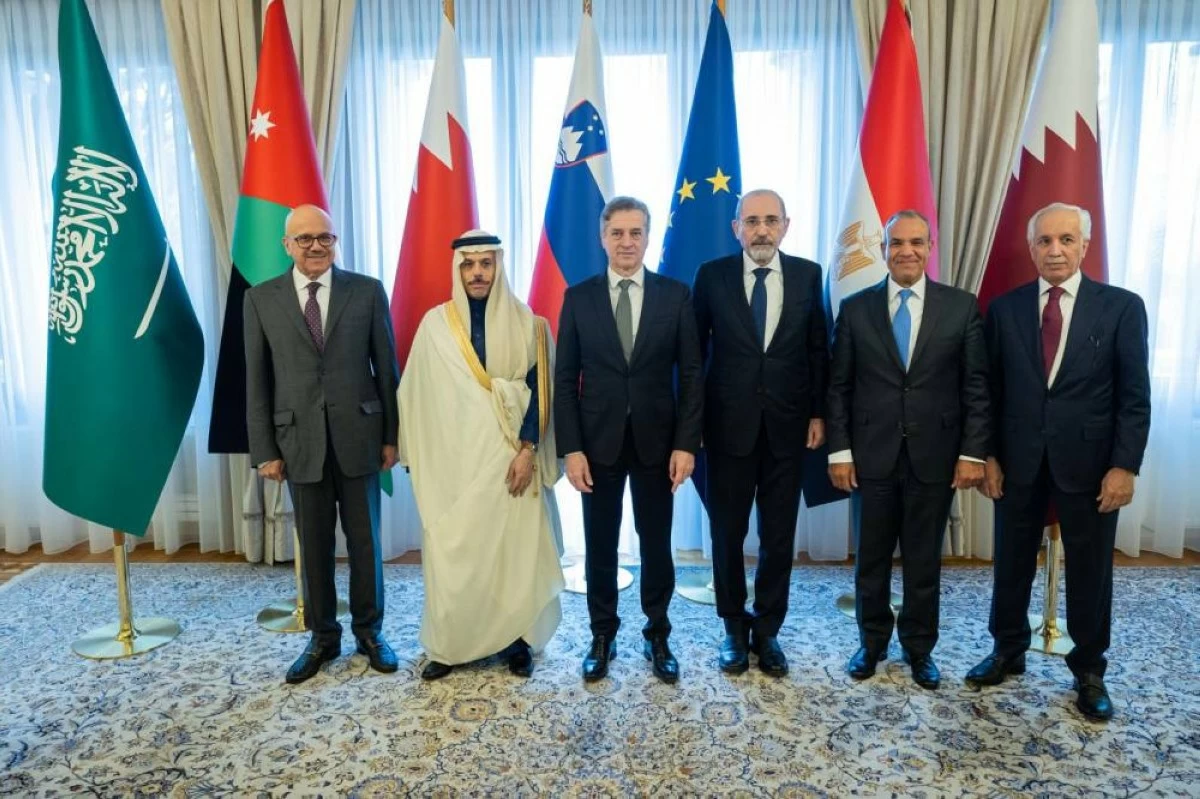 وزير الدولة للشؤون الخارجية يشارك في اجتماع رئيس وزراء سلوفينيا مع الوزراء المشاركين في الاجتماع رفيع المستوى حول القضايا الإقليمية