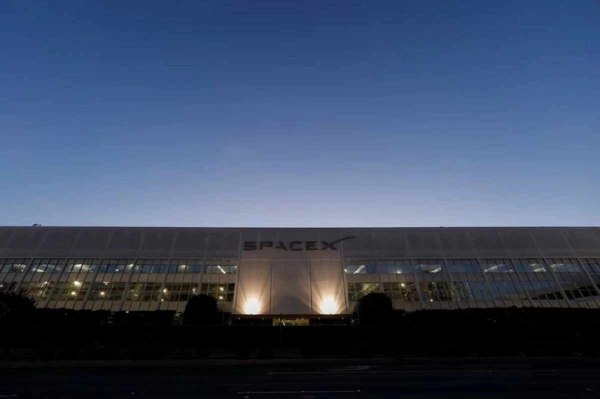 اخبار التكنولوجيا – SpaceX تؤجل خططها للمريخ وتركز على القمر