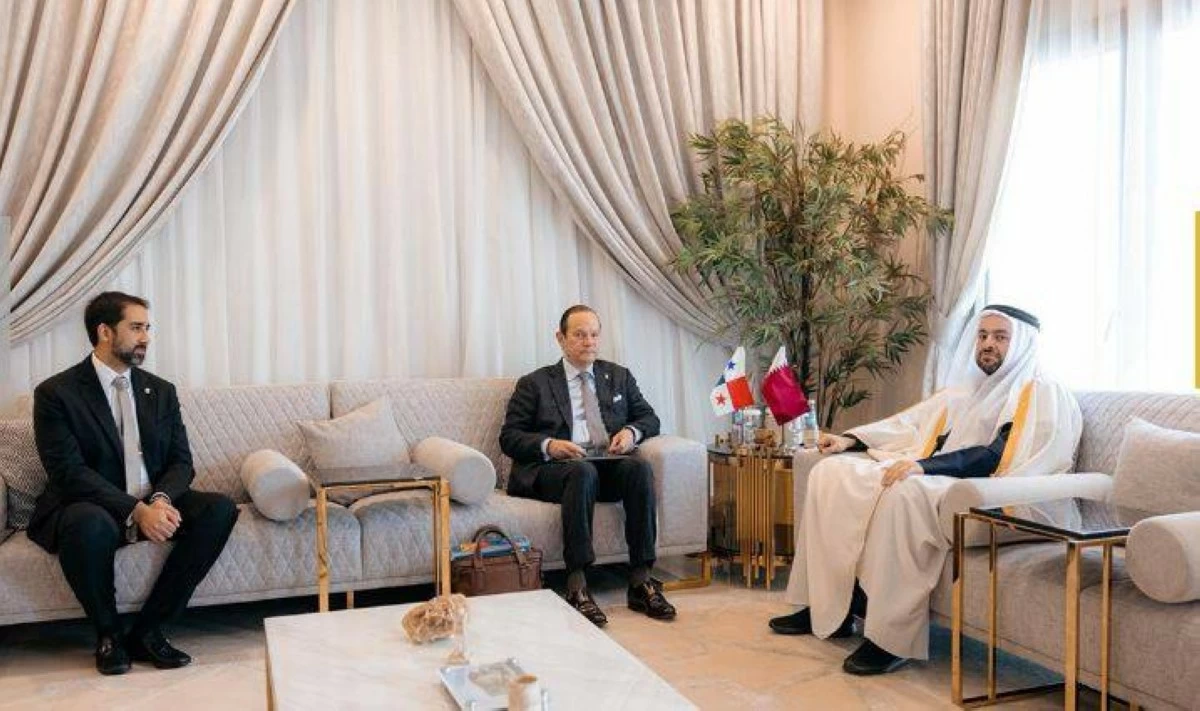 د. الخليفي يجدد الدعم القطري لجهود خفض التوتر