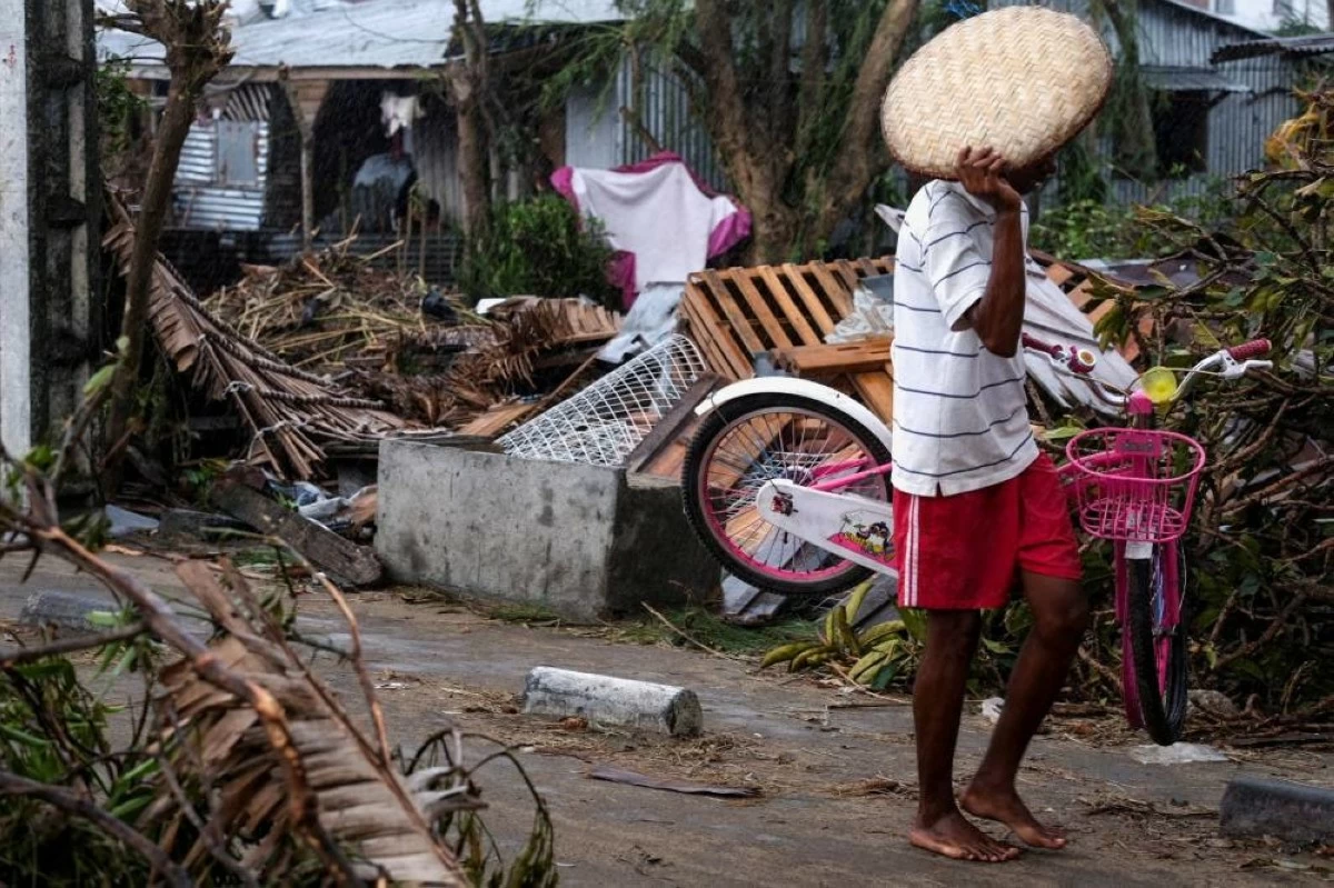 عالم الجريمة – شاهد بالصور.. ارتفاع عدد ضحايا إعصار “جيزاني” إلى 36 شخصا