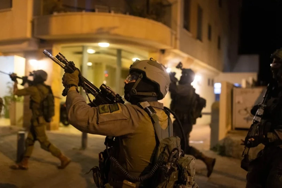 أصيب أربعة فلسطينيين برصاص قوات الاحتلال الإسرائيلي في الضفة الغربية