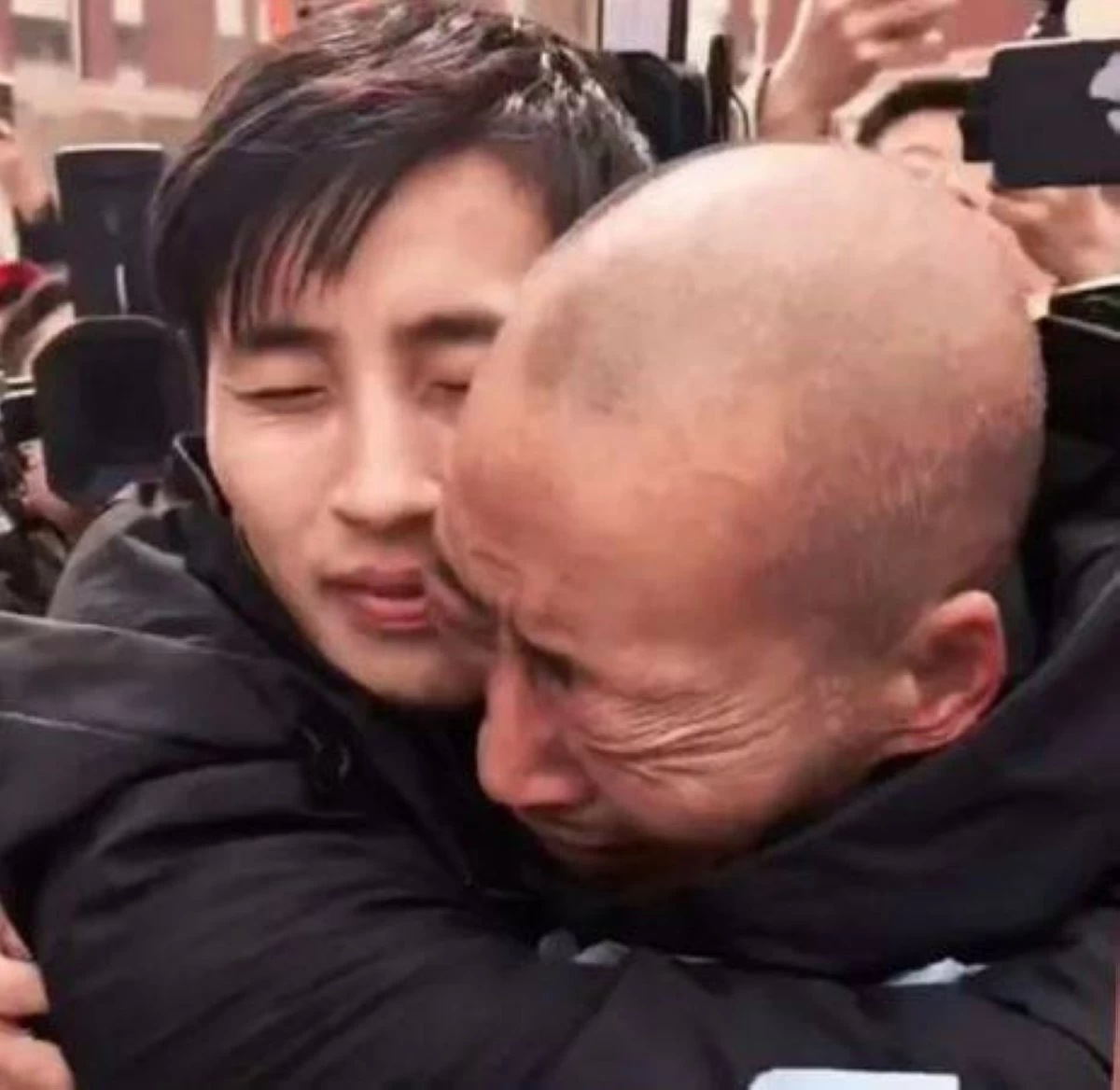 عالم الجريمة – يلتقي بابنه بعد أن فقده منذ 24 عامًا