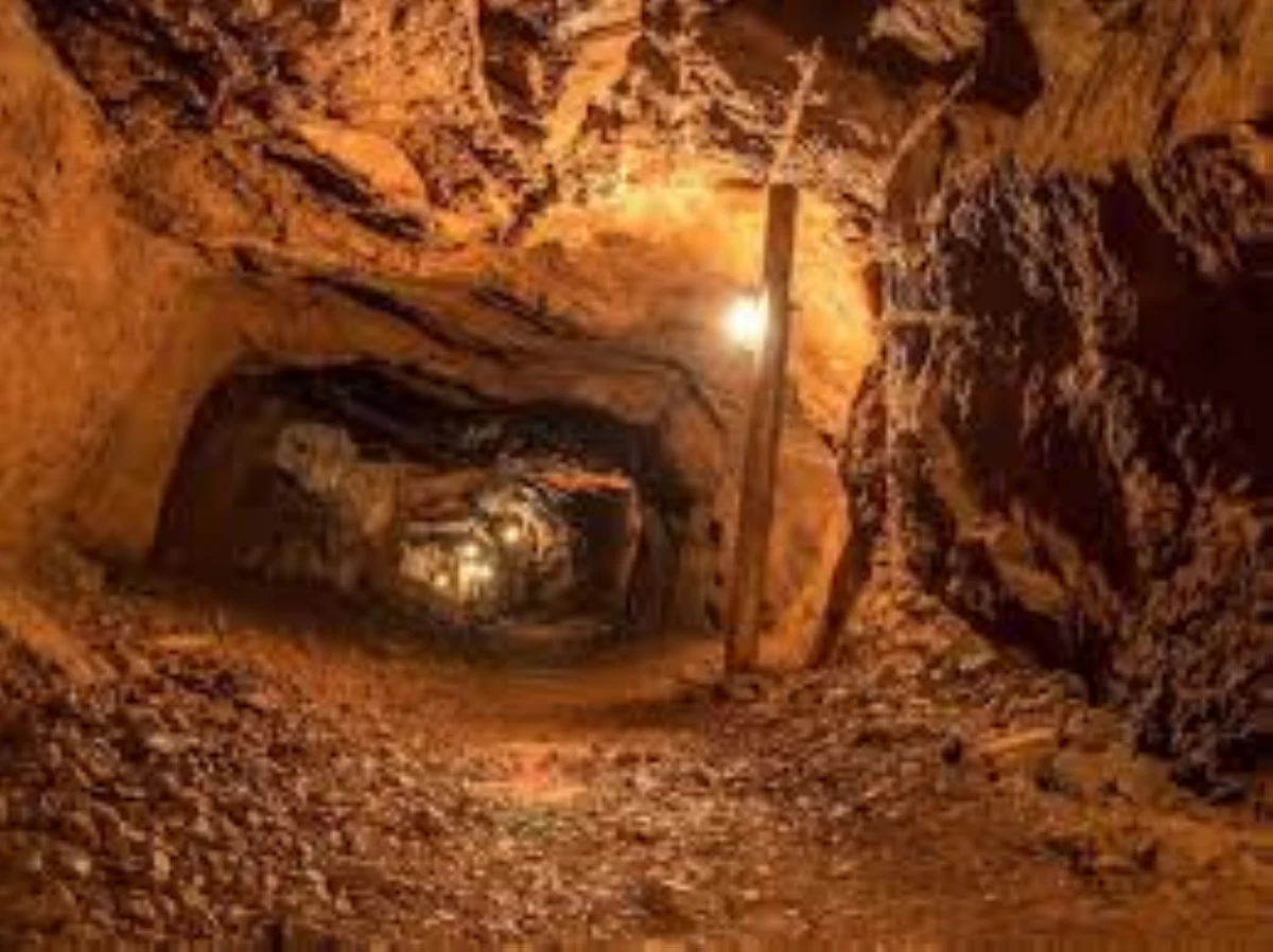 عالم الجريمة – انهيار منجم في وسط أفريقيا