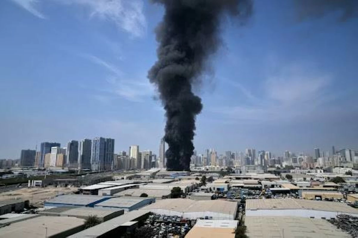 استهداف مبنى في أم القيوين بطائرة بدون طيار