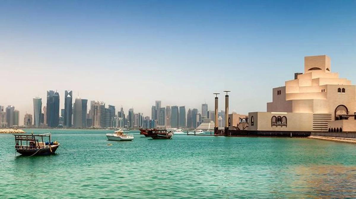 وتحذر إدارة الأرصاد الجوية من هطول أمطار رعدية ورياح قوية على الساحل وفي البحر