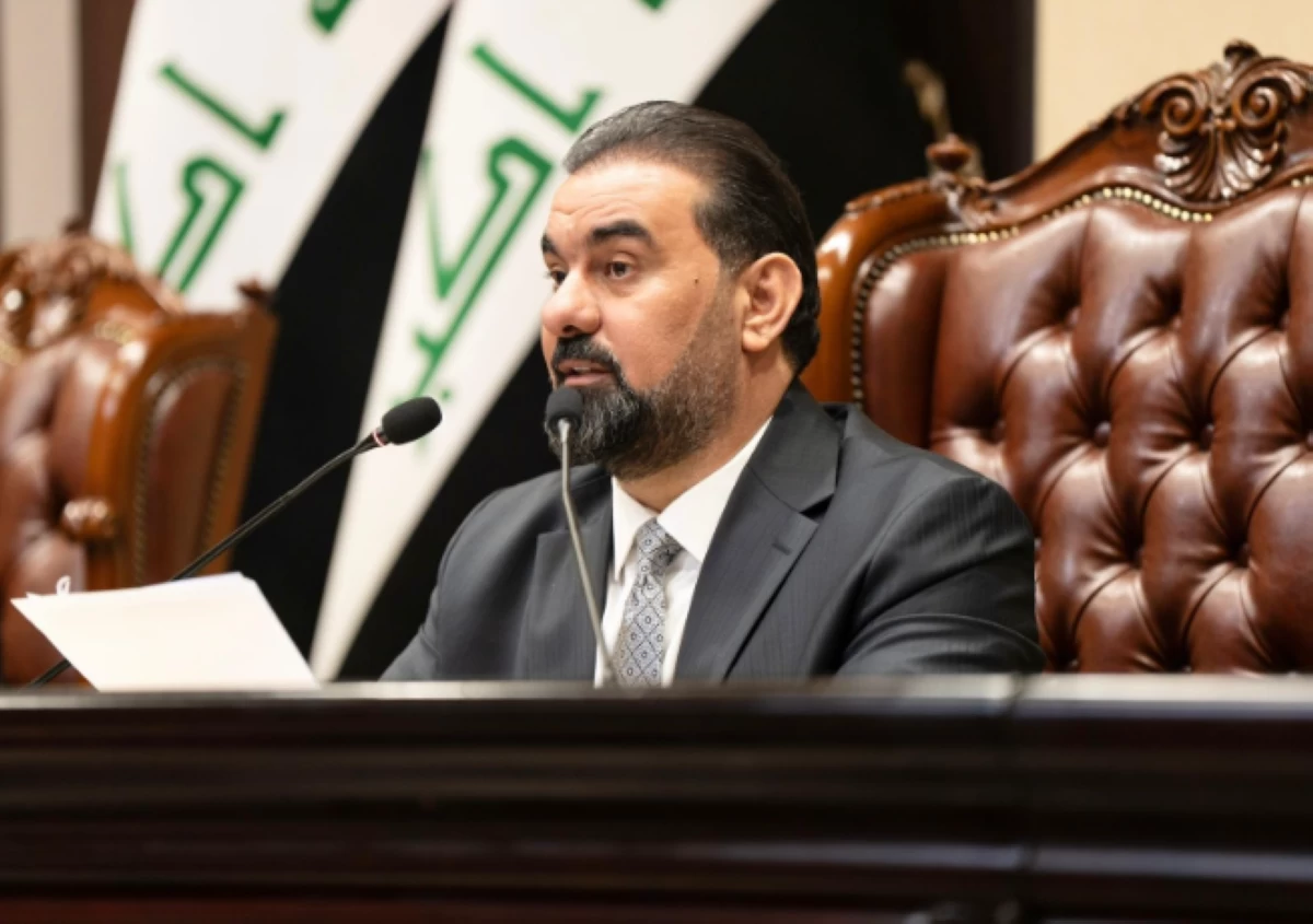 رئيس البرلمان العراقي يدعو إلى الإسراع بانتخاب رئيس جديد للبلاد