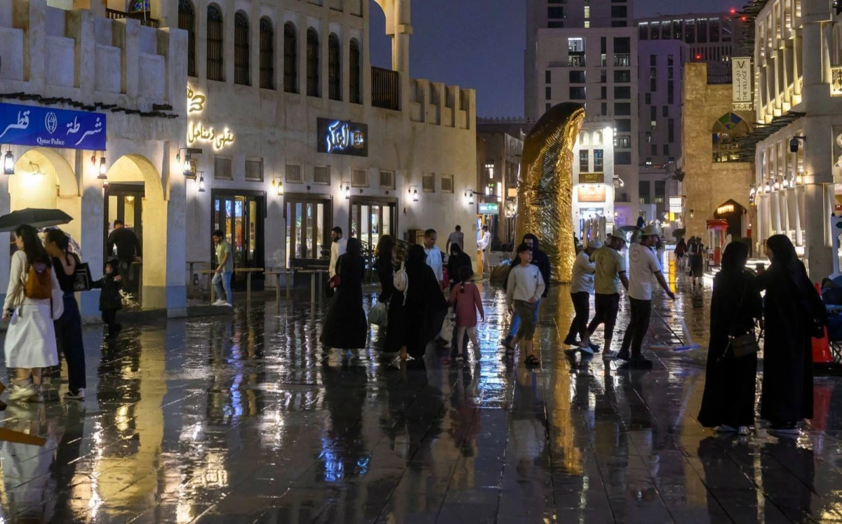 صوره – أمطار الخير تزيد من روعة وروعة سوق واقف التراثي.