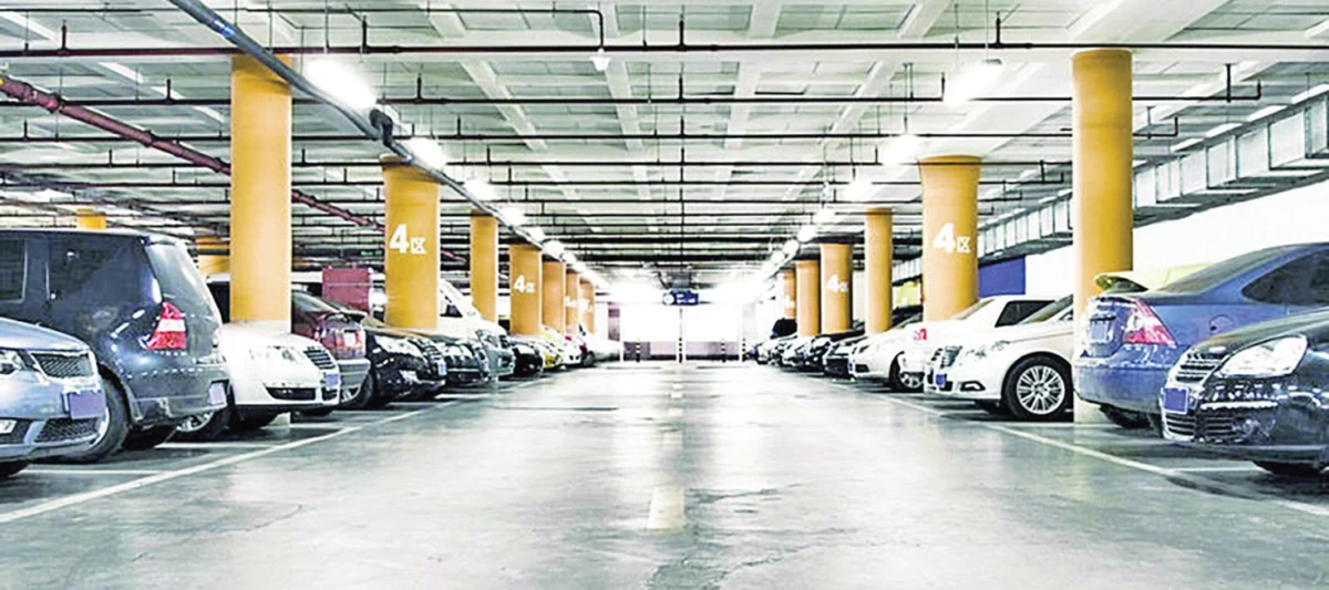 الهواء في مواقف السيارات بالمجمعات التجارية مطابق للمعايير