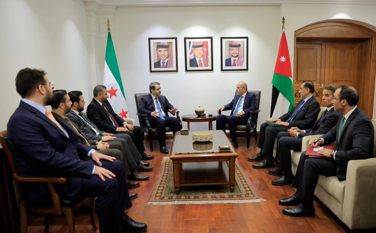 وزيرا الخارجية الأردني والسوري يبحثان العلاقات الثنائية