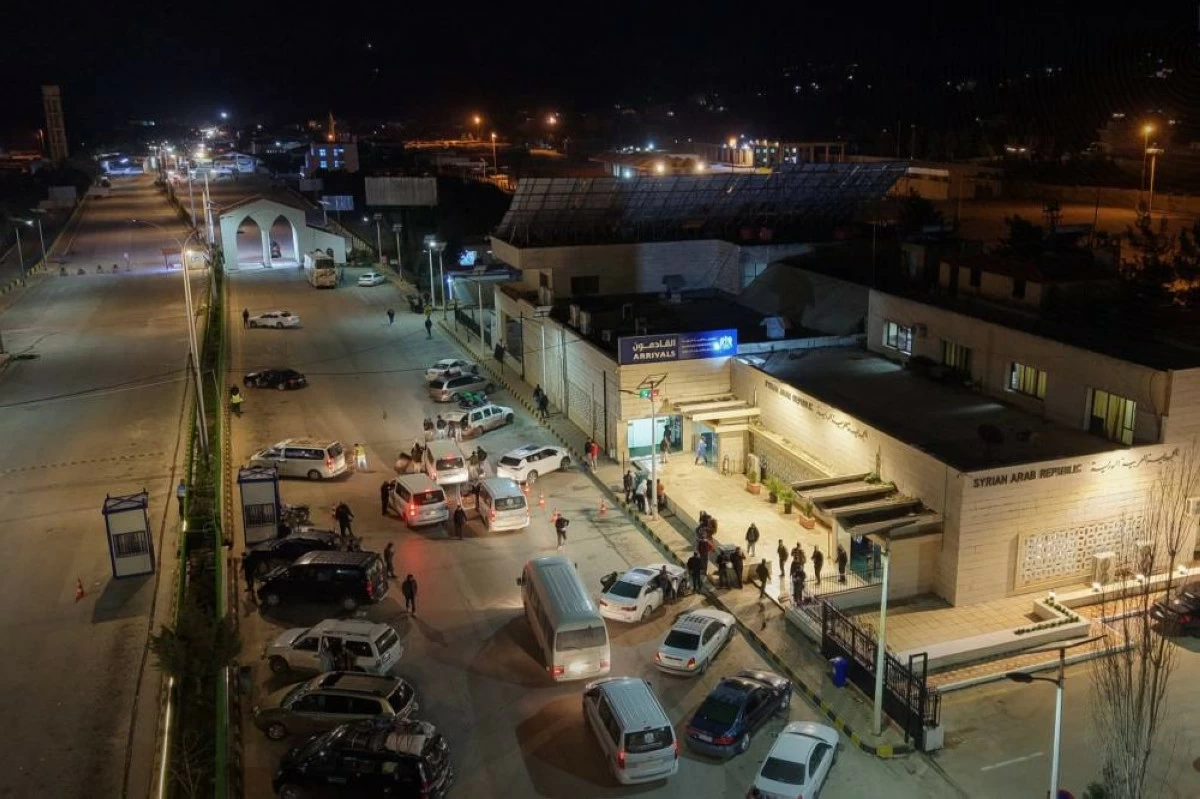 تعليق مؤقت لحركة الترانزيت في ميناء يربط بين سوريا ولبنان بعد تحذير إسرائيلي من قصف المنطقة