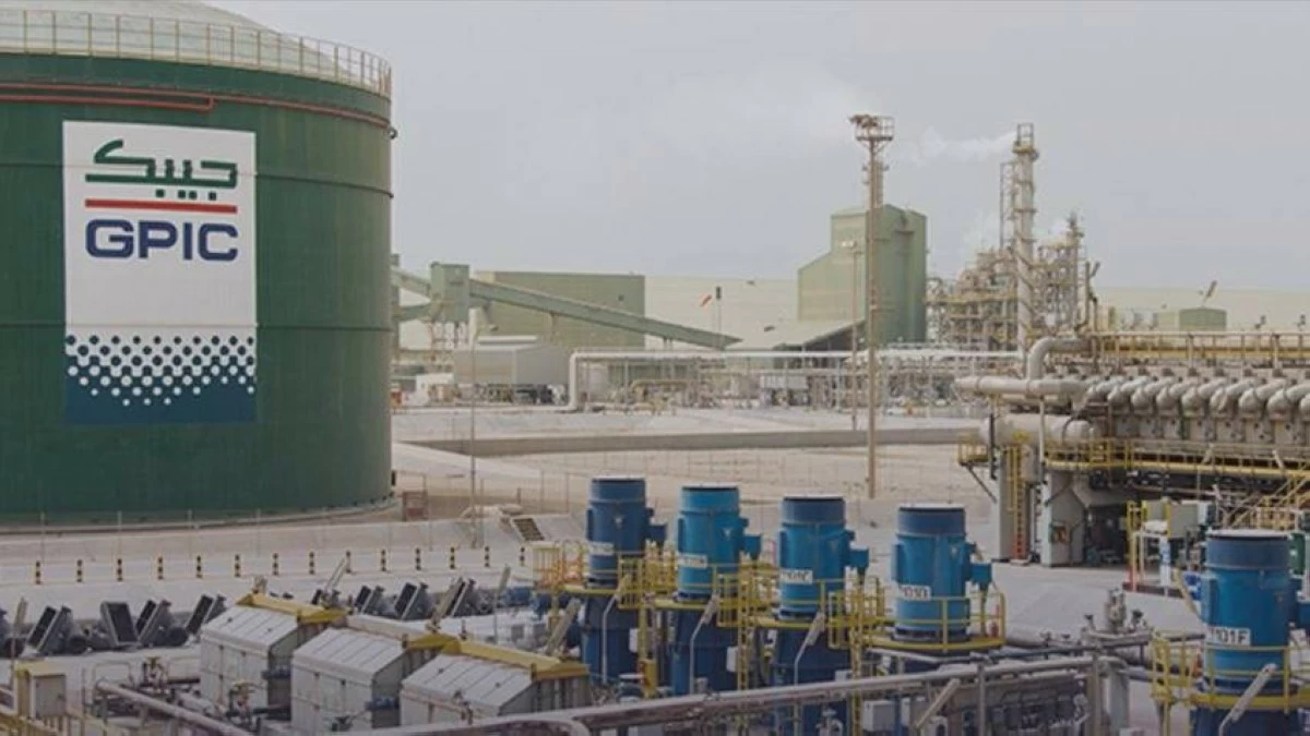 تعلن شركة الخليج البحرينية لصناعة البتروكيماويات تعرض عدد من وحداتها التشغيلية لهجوم بطائرات مسيرة إيرانية