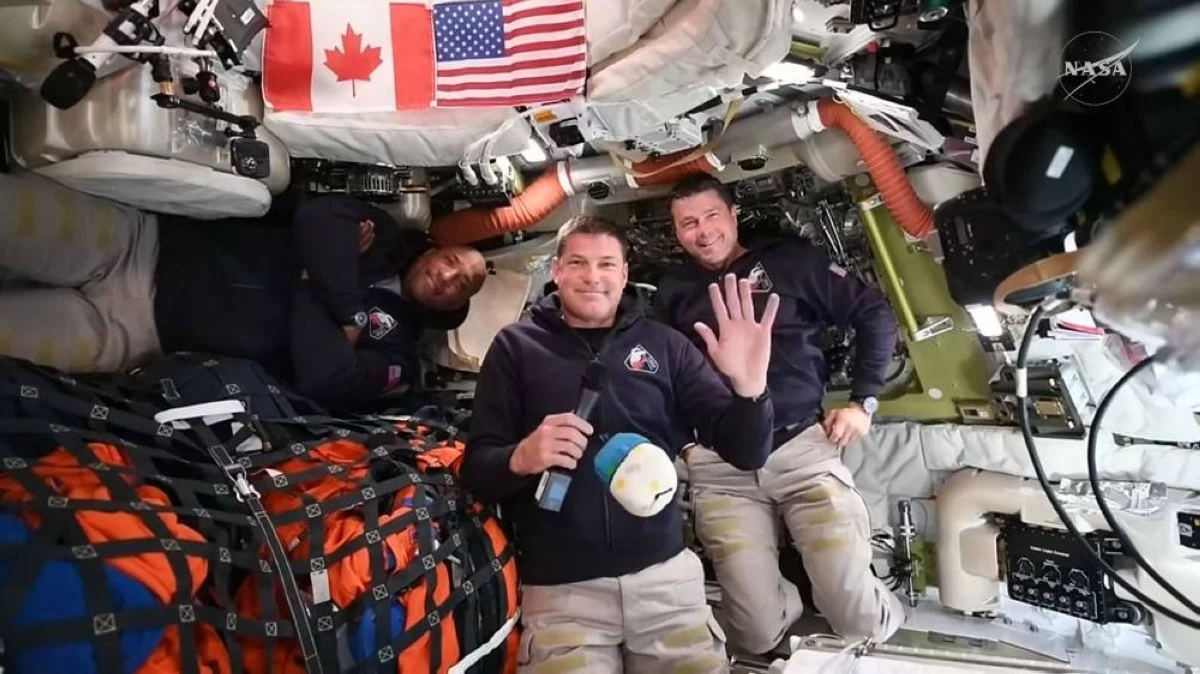 اخبار التكنولوجيا – يستعد طاقم مهمة أرتميس 2 للطيران حول القمر