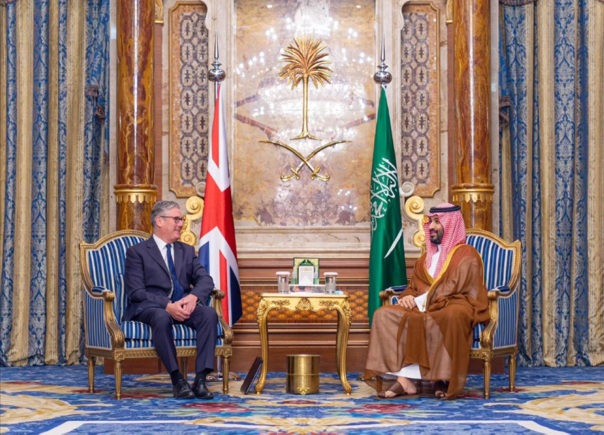 ولي العهد السعودي يبحث مع رئيس الوزراء البريطاني تطورات الأوضاع في المنطقة