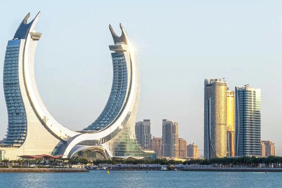 وتحذر إدارة الأرصاد الجوية من تدني مدى الرؤية الأفقية على بعض مناطق الساحل