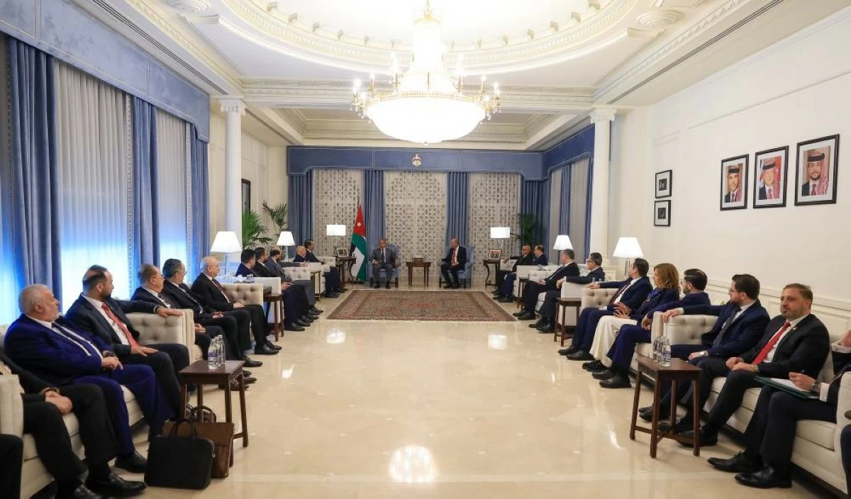 يبحث الأردن وسوريا تعزيز التعاون الثنائي وتوسيع الشراكة في القطاعات الحيوية