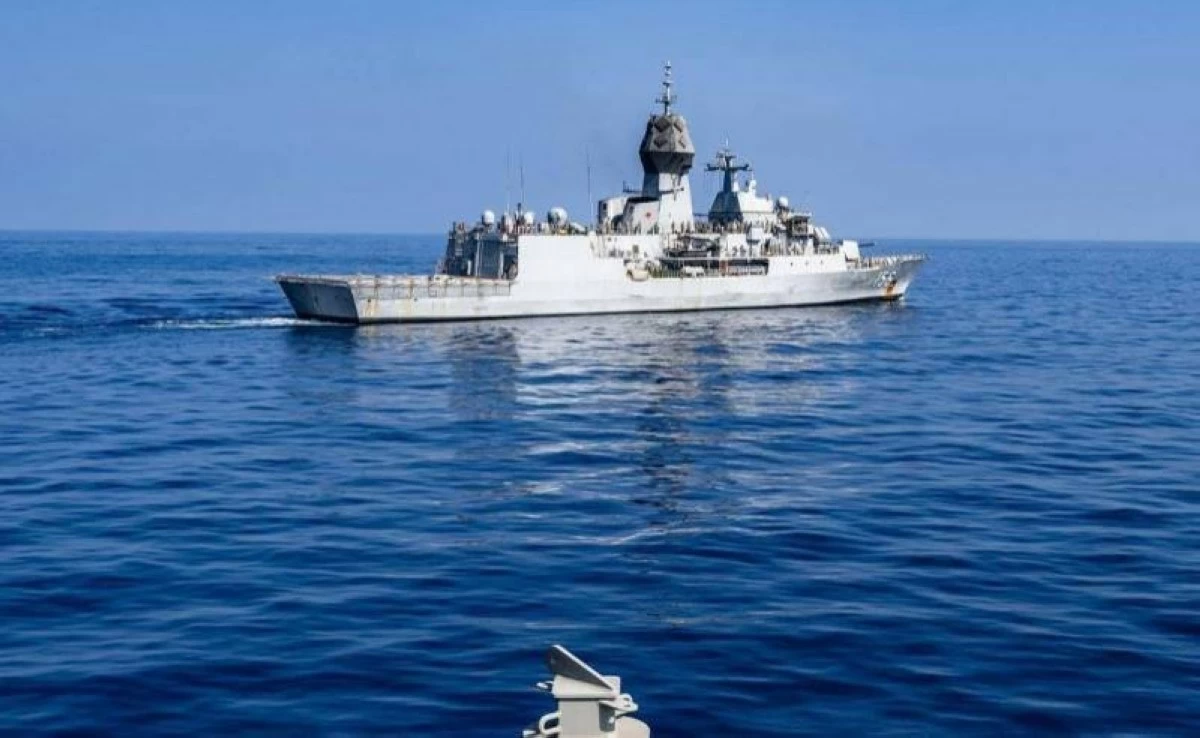 تجري الفلبين وأستراليا والولايات المتحدة مناورات بحرية ثلاثية في بحر الفلبين الغربي