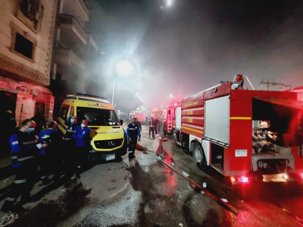 عالم الجريمة – مصر: وفاة 5 أشخاص في حريق مصنع ملابس بالقاهرة