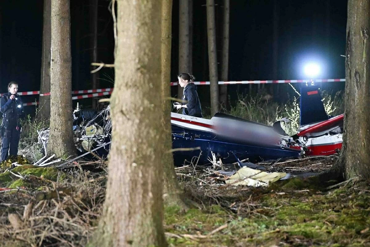 عالم الجريمة – توفي شخصان في حادث تحطم طائرة خفيفة في ألمانيا