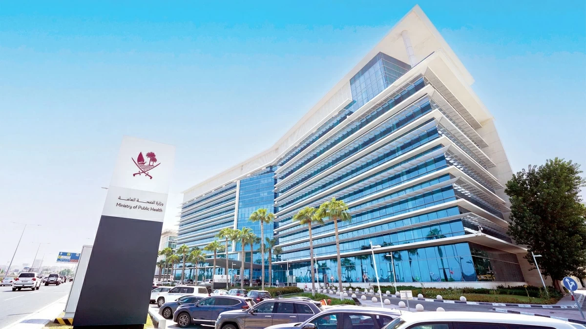 وزارة الصحة تعلن عن ضبط (3) أشخاص دون ترخيص يمارسون الأنشطة الطبية في أحد المراكز الصحية الخاصة