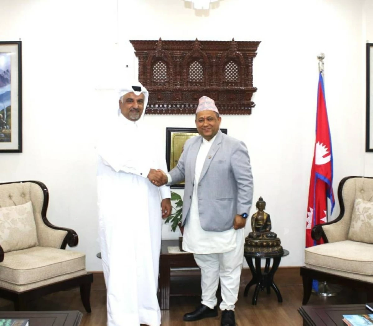 وزير خارجية نيبال يجتمع مع سفير قطر