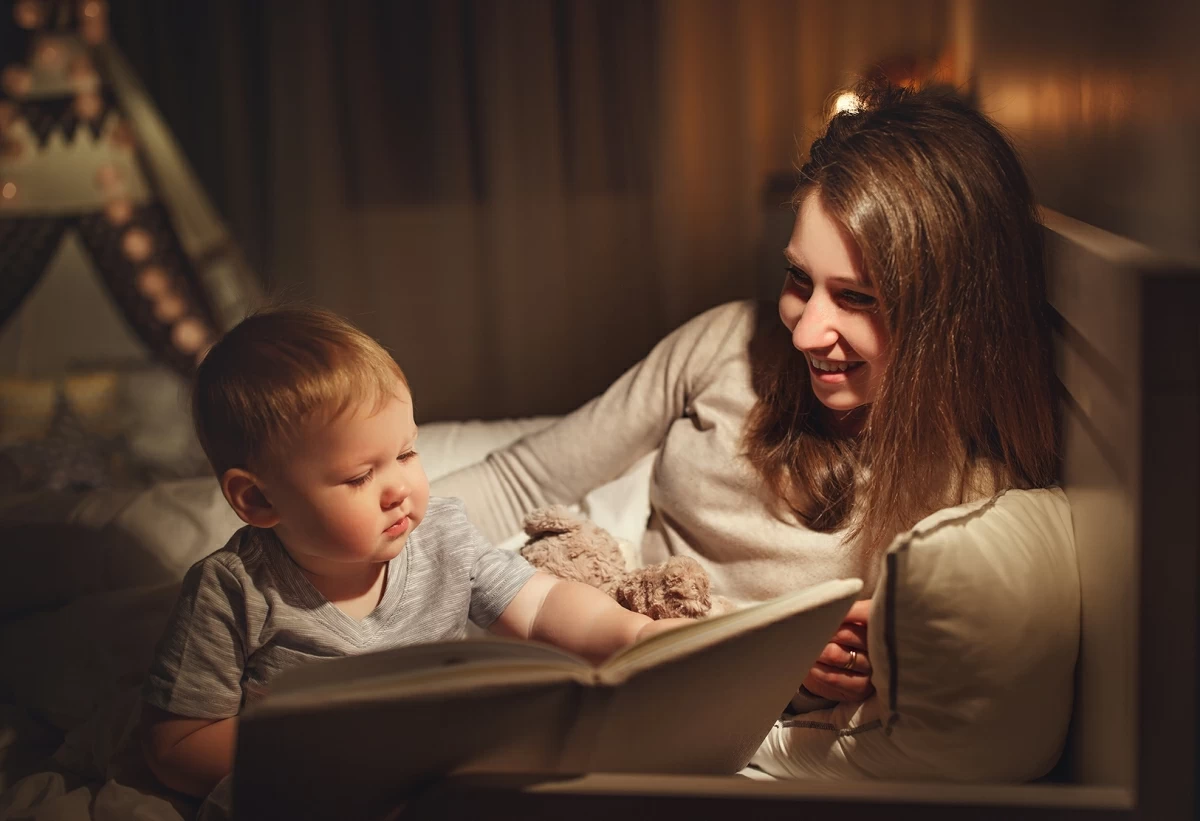 أخبار منوعة – عندما يقرأ الآباء لأطفالهم