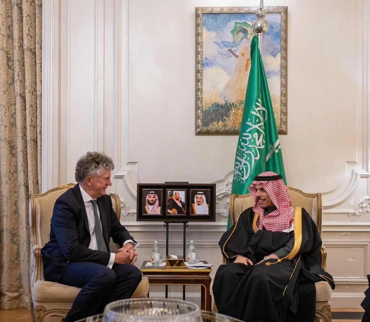 وزير الخارجية السعودي يبحث مع مستشار الأمن القومي البريطاني مجالات التعاون المشترك