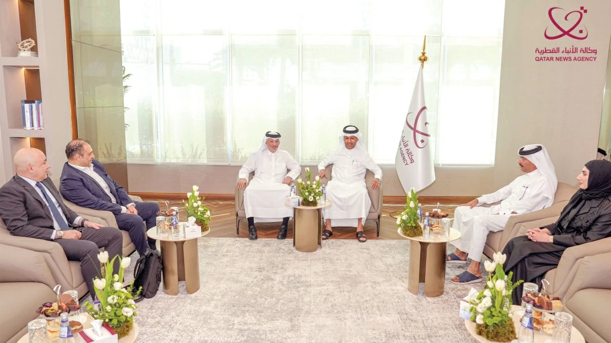 مدير وكالة الأنباء القطرية يجتمع مع الرئيس التنفيذي للمدينة الإعلامية – قطر