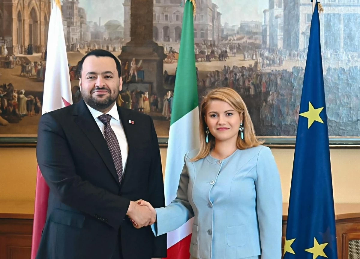 وزير الدولة بوزارة الخارجية يجتمع مع مسؤولين إيطاليين وزير الدولة بوزارة الخارجية يجتمع مع مسؤولين إيطاليين