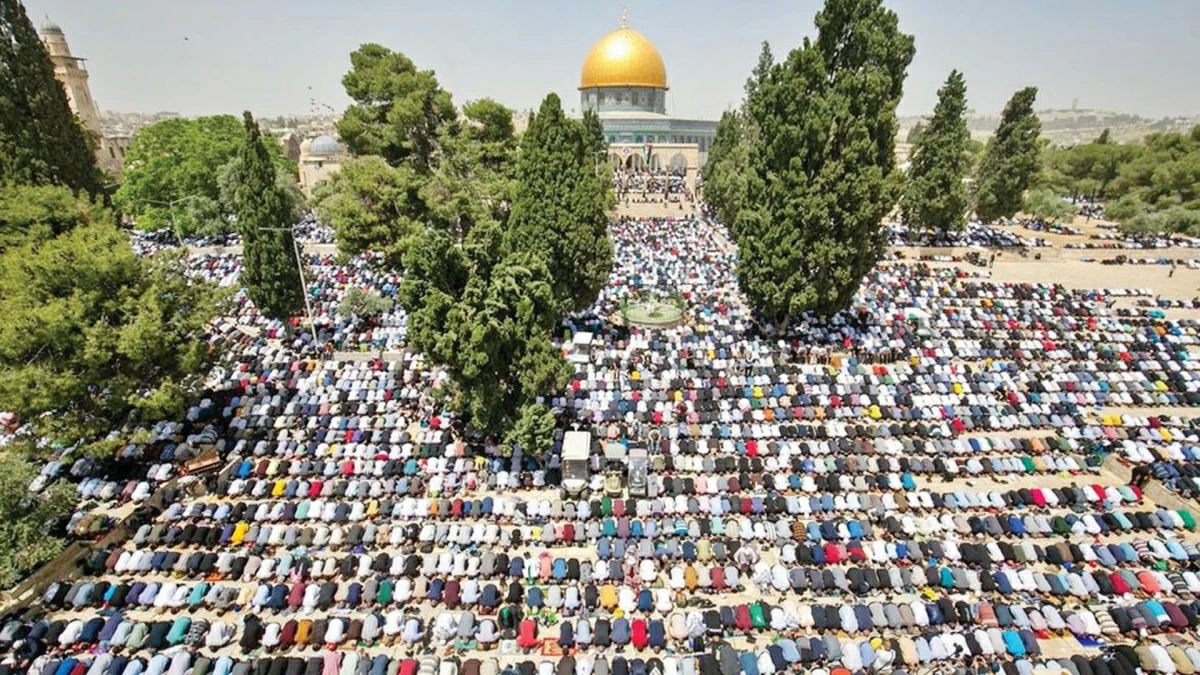 70 ألف فلسطيني يصلون الجمعة في الأقصى