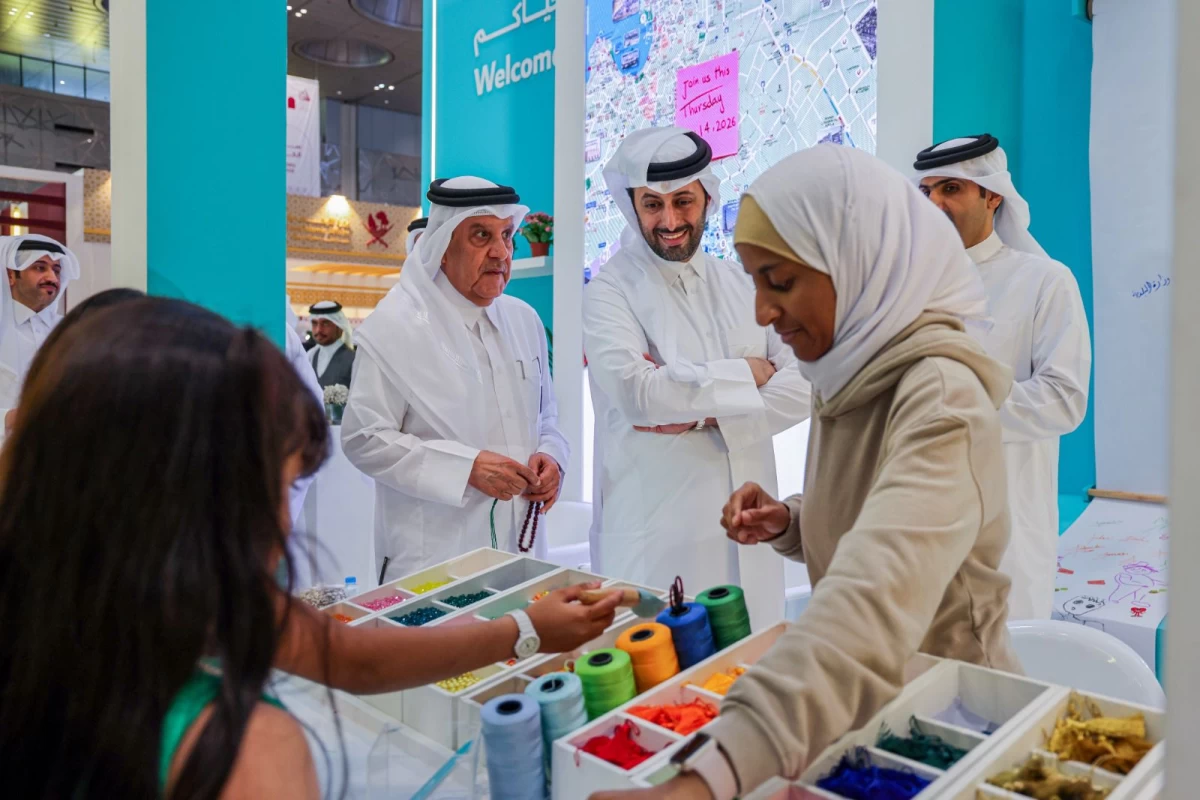 وزير البلدية والأمين العام لمجلس الوزراء يزوران معرض الدوحة الدولي للكتاب وزير البلدية والأمين العام لمجلس الوزراء يزوران معرض الدوحة الدولي للكتاب