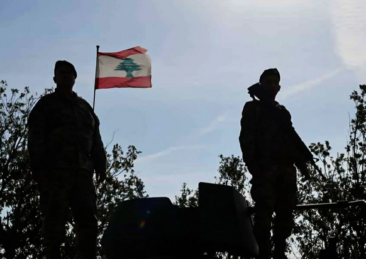 إخلاء مركز للجيش اللبناني في النبطية بعد توغل قوات الاحتلال الإسرائيلي في المنطقة إخلاء مركز للجيش اللبناني في النبطية بعد توغل قوات الاحتلال الإسرائيلي في المنطقة