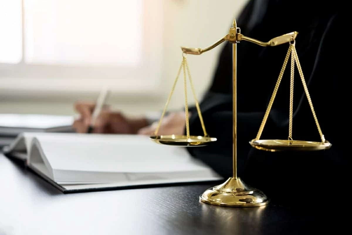 السرية المصرفية بين المسؤولية والحماية القانونية السرية المصرفية بين المسؤولية والحماية القانونية