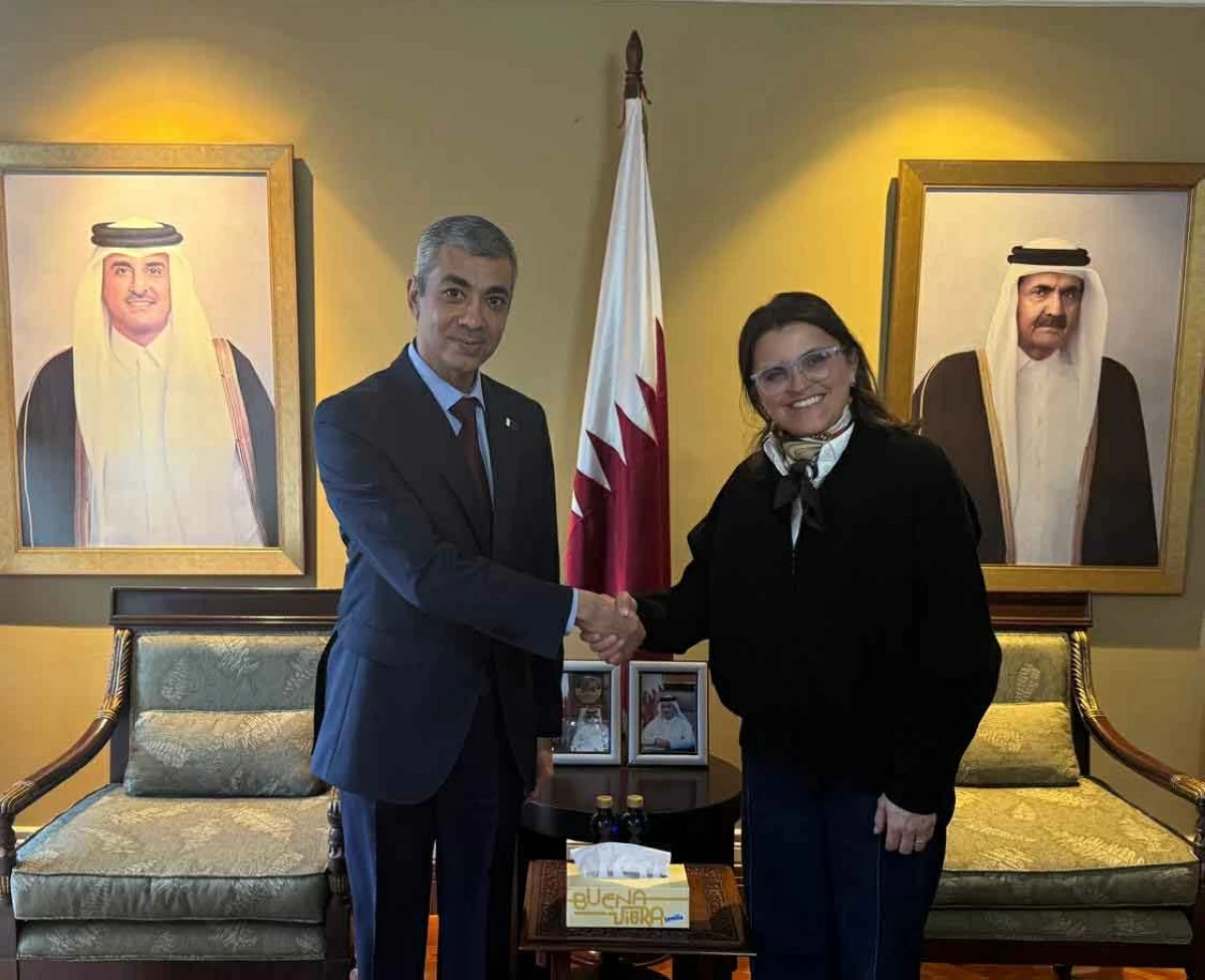 نائب رئيس الإكوادور يجتمع مع سفير دولة قطر