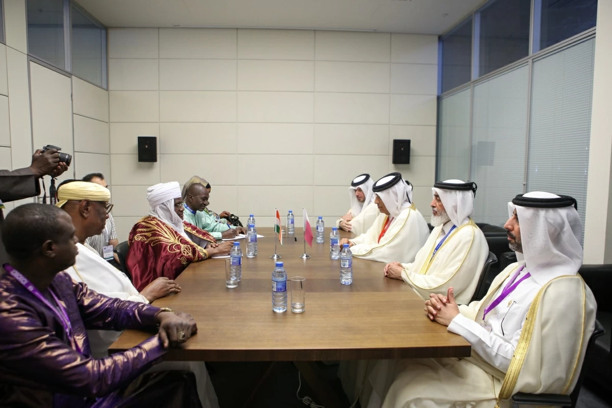 رئيس مجلس الشورى يجتمع في باكو مع رئيس مجلس الشورى في النيجر ورئيس الجمعية الوطنية في موزمبيق