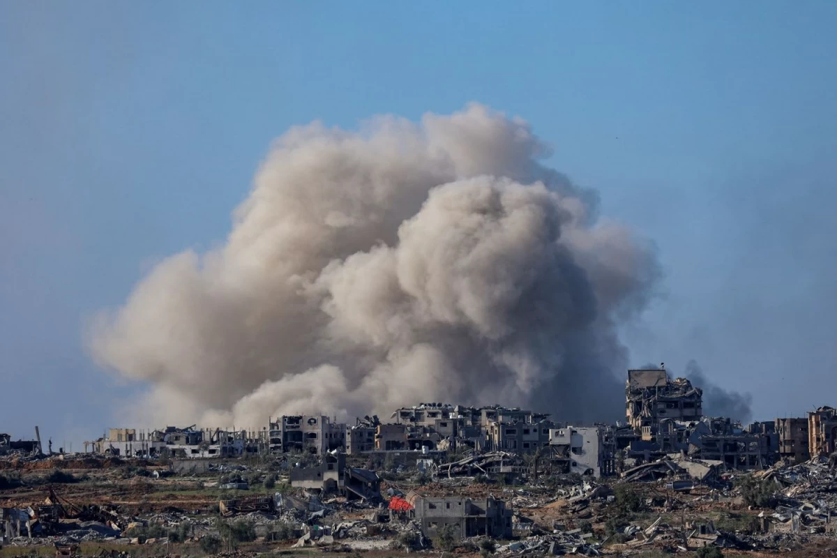 استشهاد شاب فلسطيني متأثرا بجراحه التي أصيب بها جراء قصف إسرائيلي لمدينة غزة
