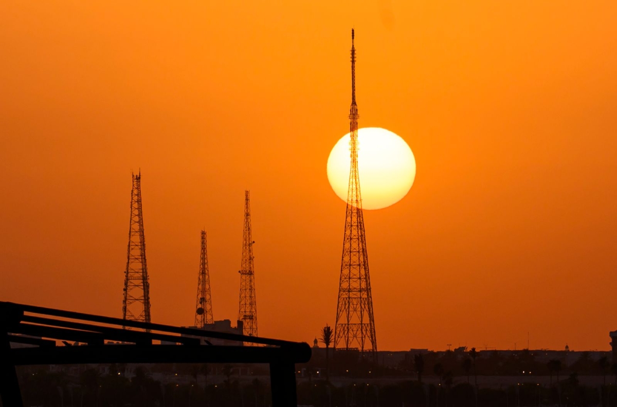 صوره – غروب الشمس في سماء قطر.