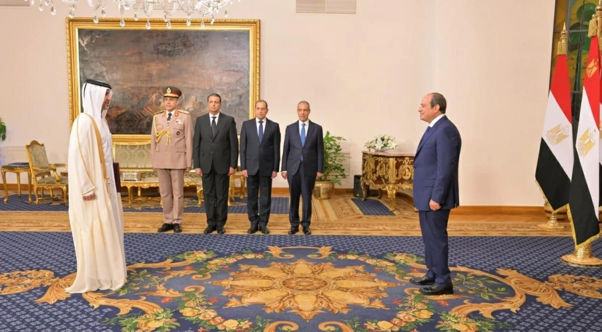 الرئيس المصري يتسلم أوراق اعتماد سفير دولة قطر الرئيس المصري يتسلم أوراق اعتماد سفير دولة قطر