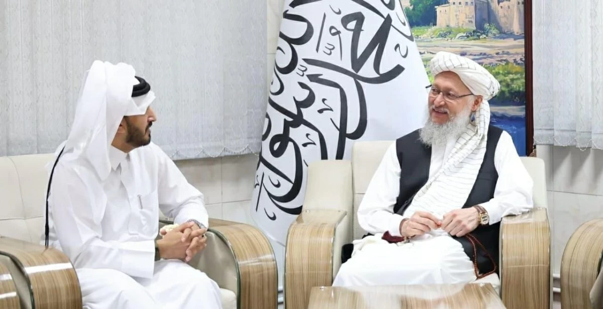 نائب رئيس الوزراء للشؤون الإدارية الأفغانية يجتمع مع سفير دولة قطر