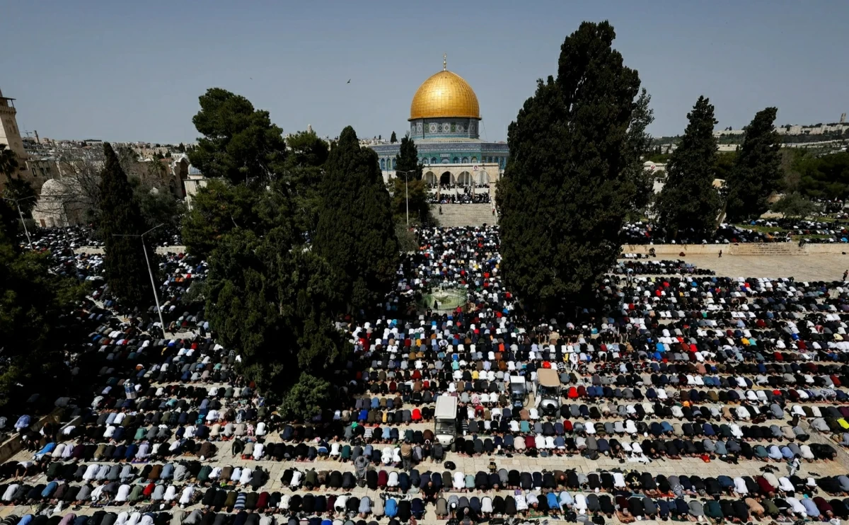 نحو 70 ألف فلسطيني يؤدون صلاة الجمعة في المسجد الأقصى