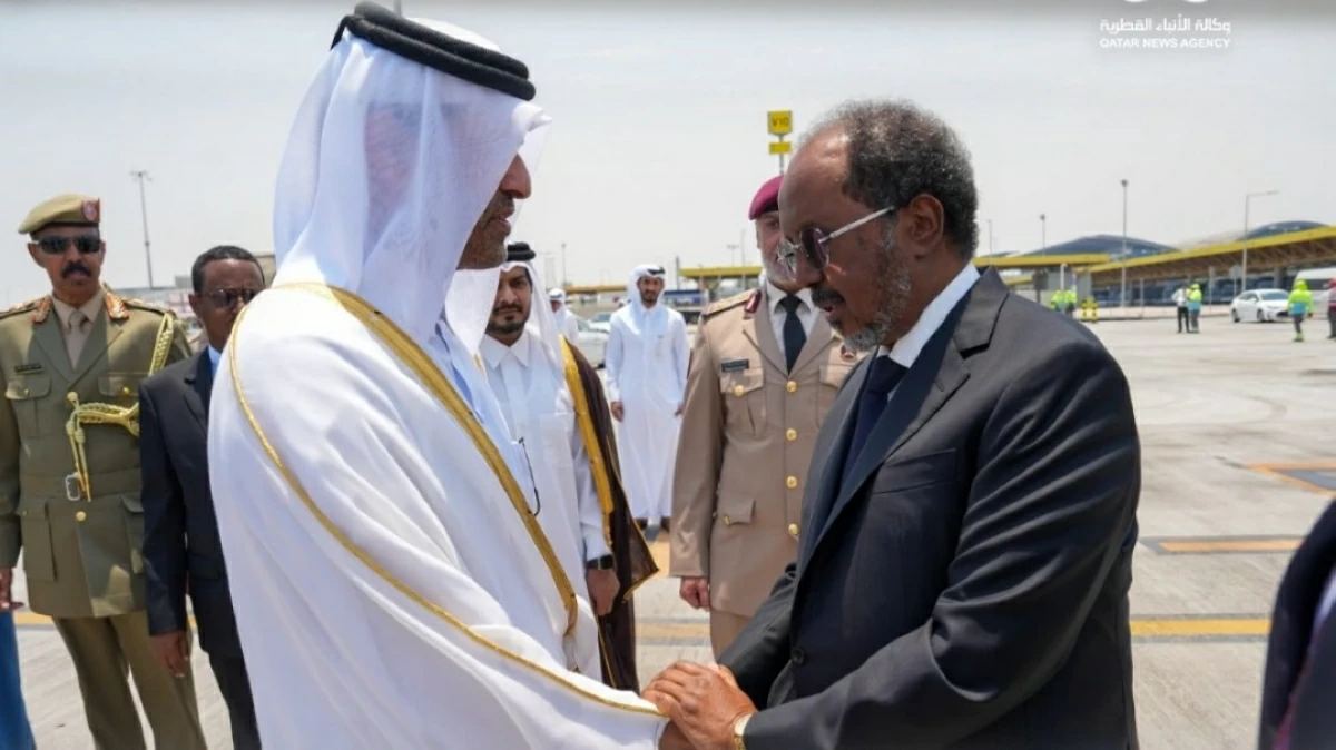 الرئيس الصومالي يصل الدوحة لتقديم التعازي في فقيد الوطن العظيم الرئيس الصومالي يصل الدوحة لتقديم التعازي في فقيد الوطن العظيم