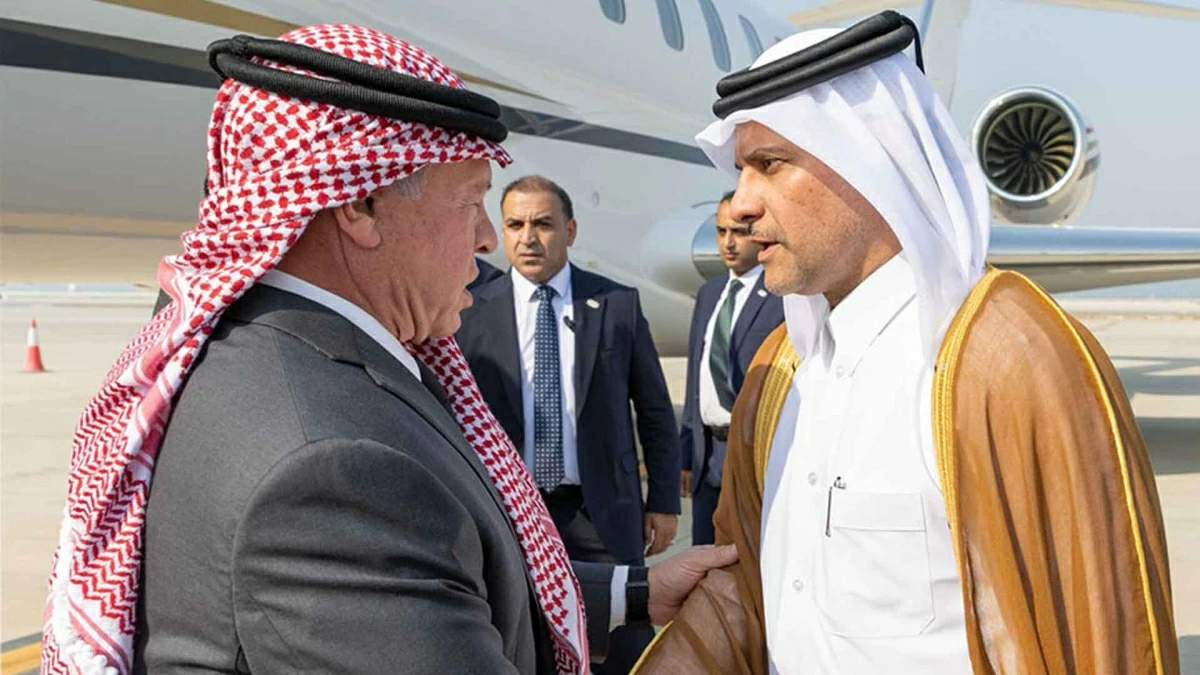 ملك الأردن يصل الدوحة لتقديم التعازي في فقيد الوطن العظيم