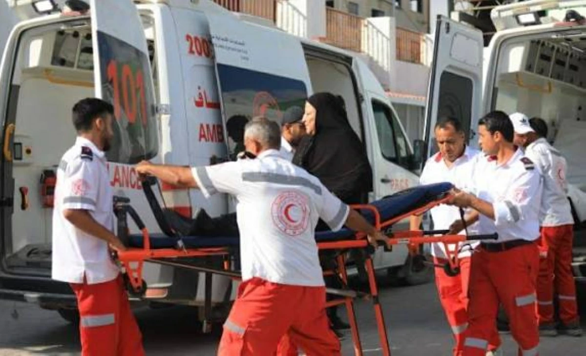 وتم إجلاء 86 مريضاً ومرافقيه من غزة عبر معبر رفح لتلقي العلاج في الخارج